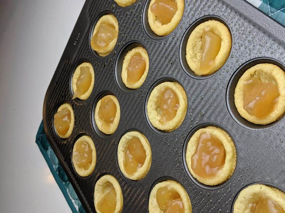 Apple-Pie-Crisps in a muffin pan