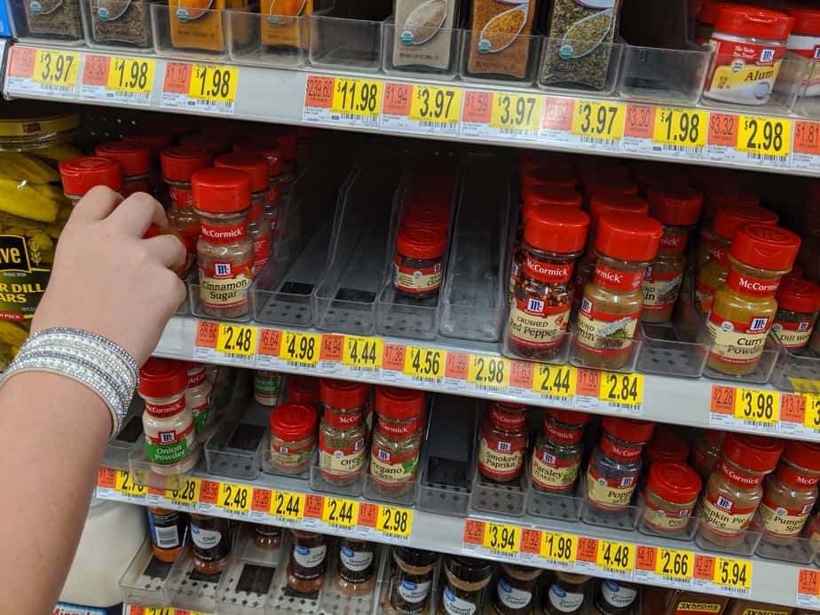 Saff grabbing Spices