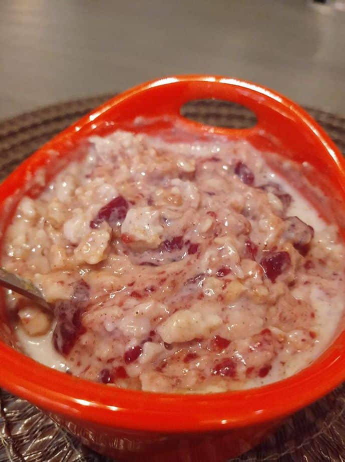 Slow Cooker Peanut Butter and Jelly Oatmeal (With Points for All Plans!)