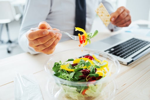 Businessman having a healthy lunch