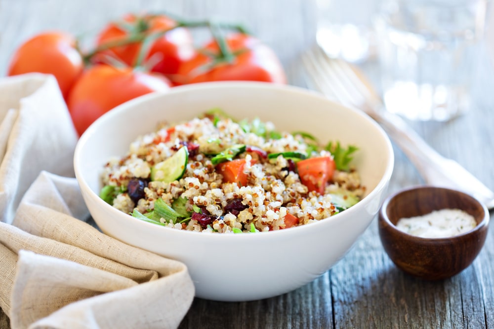 Quinoa,Salad,With,Fresh,Tomatoes,,Cucumbers,And,Salad,Leaves